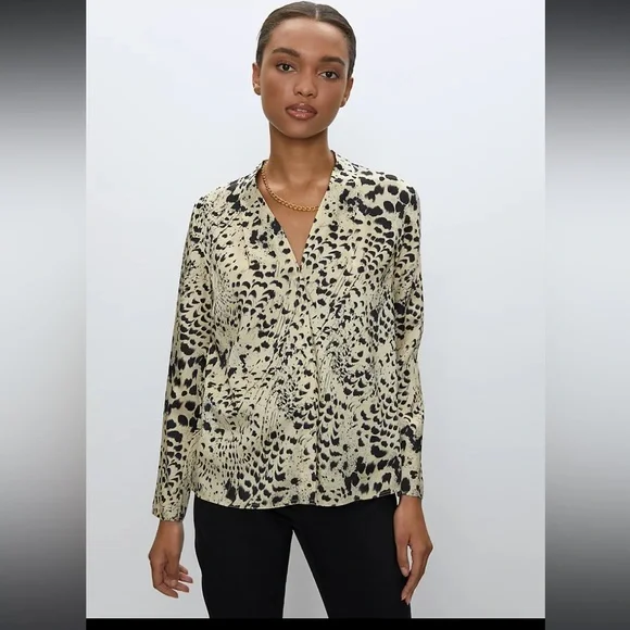 ❗️SOLD❗️Aritzia Babaton Green/Blue Power Long Sleeve Satin Feel Blouse Size L - Picture 1 of 9